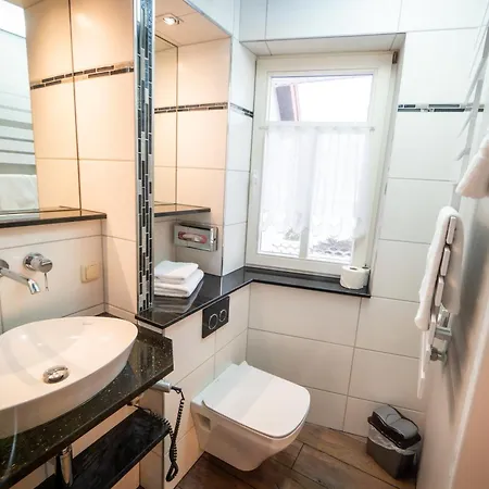Hotel Zur Grünen Kutte 3*