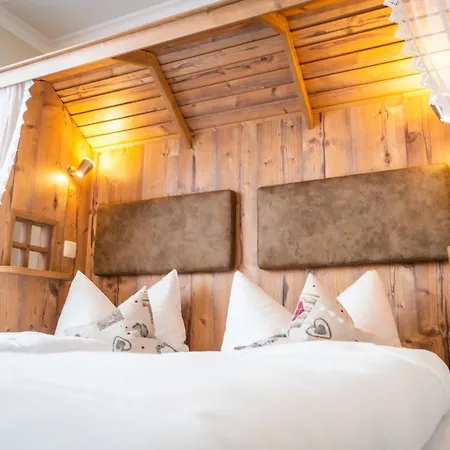 Hotel Zur Grünen Kutte 3*